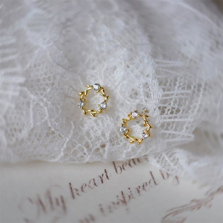 Buddha Stones925 スターリングシルバー ポスト 銅メタル タイニーリース スタッド 祝福フラワー イヤリング