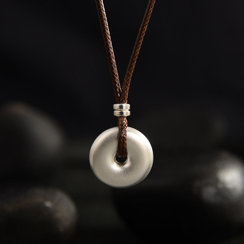 Buddha Stones999スターリングシルバー ラウンドピースバックルプロテクションネックレスペンダント