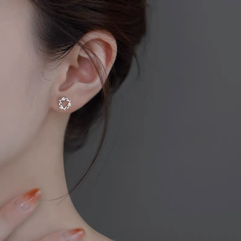 Buddha Stones925 スターリングシルバー ポスト 銅メタル タイニーリース スタッド 祝福フラワー イヤリング