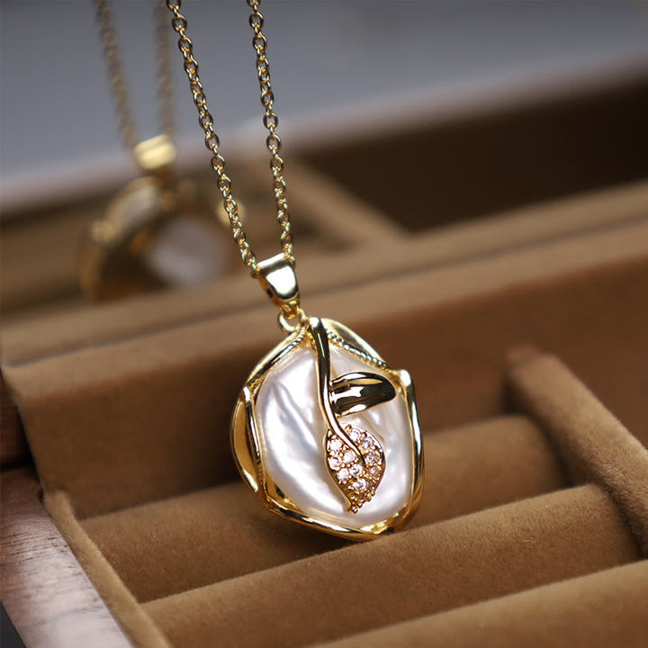 Buddha Stones18Kゴールドメッキ銅製天然バロックパールフラワー誠実ネックレスペンダント