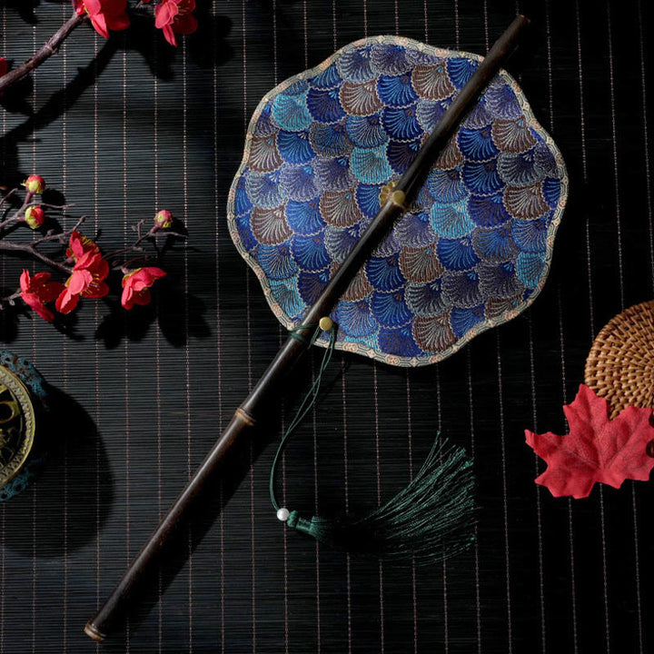 Buddha Stones手作り 貝殻 鱗 葉 葉脈 模様 紫色の長い竹製ハンドル 携帯用 巻き上げ式扇風機