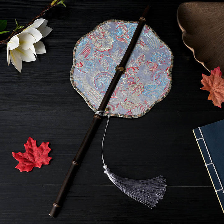 Buddha Stones手作り 花 桃色 ビワ 鳥 鶴 蝶柄 長い紫色の竹製ハンドル 携帯用 巻き上げ式扇風機