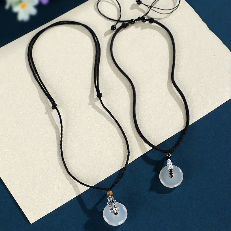 Buddha Stonesホワイトアゲート 999 スターリングシルバー ブラックオニキス グリーンサンダルウッド Pi Xiu平和のお守りチャーム六つの真実の言葉 ネックレス ペンダント - image 11