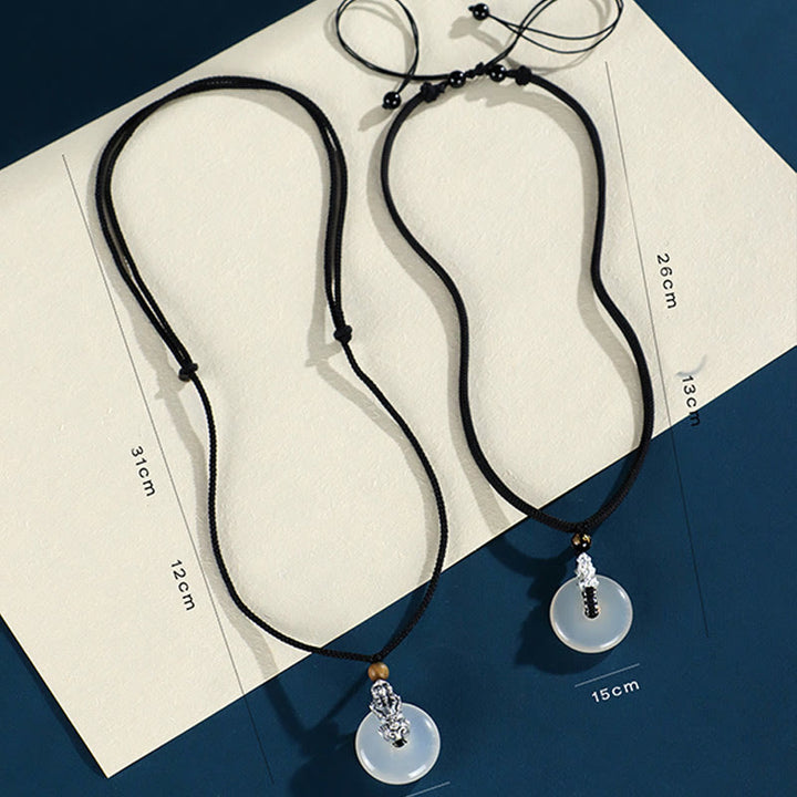 Buddha Stonesホワイトアゲート 999 スターリングシルバー ブラックオニキス グリーンサンダルウッド Pi Xiu平和のお守りチャーム六つの真実の言葉 ネックレス ペンダント - image 12