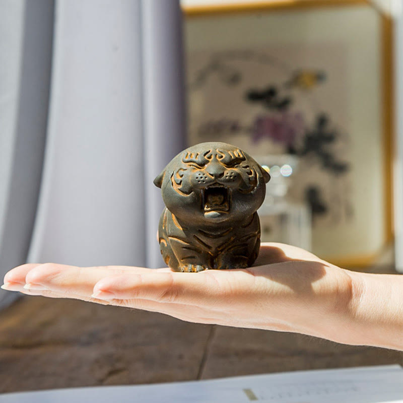 Buddha Stones ミニ虎の樹脂置物|鉄粉入り・錆加工風インテリアオブジェ