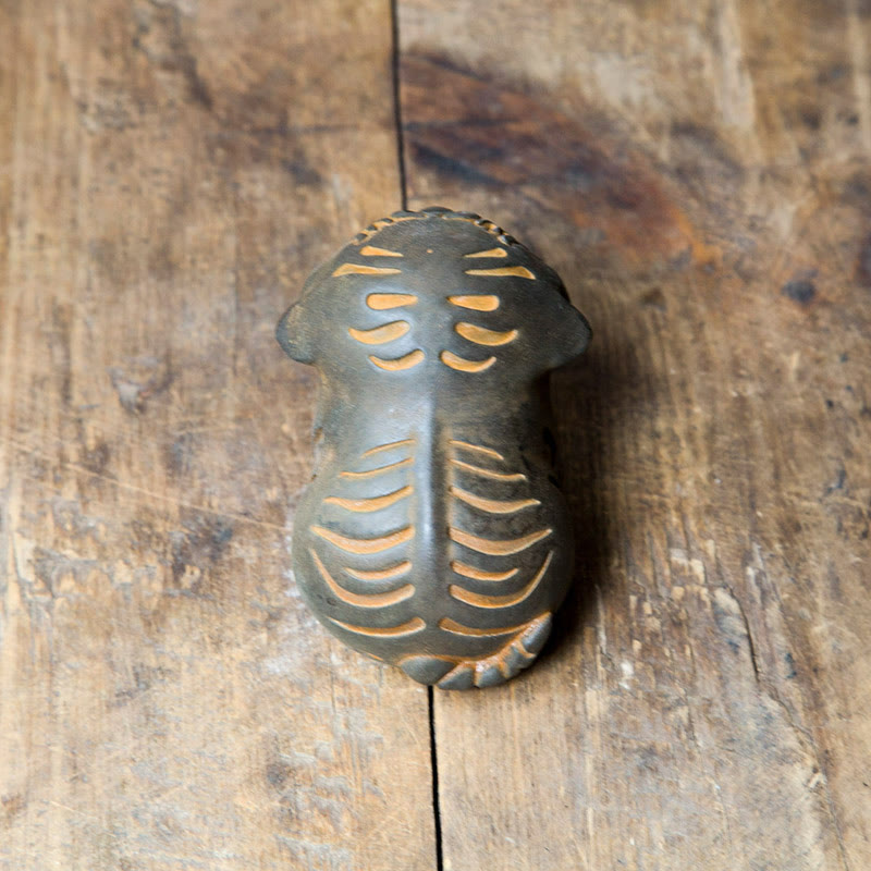 Buddha Stones ミニ虎の樹脂置物|鉄粉入り・錆加工風インテリアオブジェ