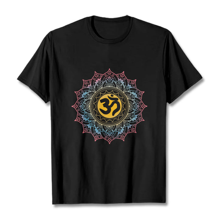 Buddha StonesカラーグラデーションマンダラOM柄Tシャツ - 黒 - 2XL - image 1