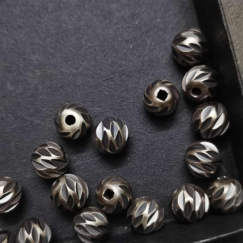 Buddha Stonesヴィンテージ アンティーク調 ナイフ彫刻模様 銅 真鍮ビーズ 富のブレスレット