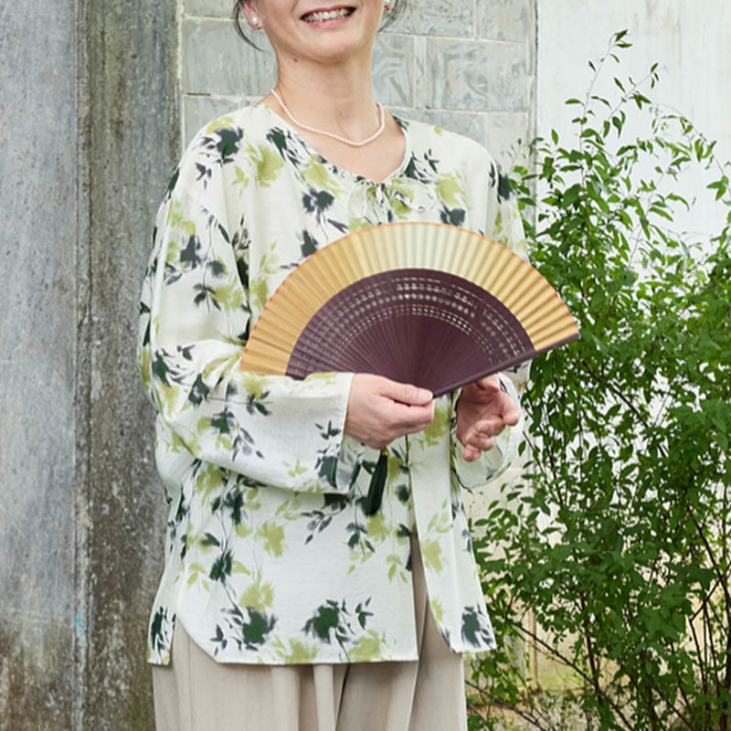 Buddha Stonesと緑の花柄の葉っぱのレースアップボタン長袖レディースシャツ(高齢者向け) - image 8