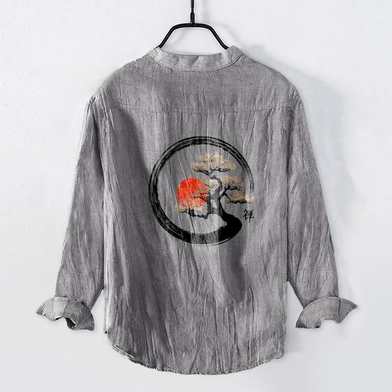 Buddha Stones、禅のキャラクター、松の木、太陽の模様。ハーフボタンのメンズコットンリネン長袖シャツ。 - image 2