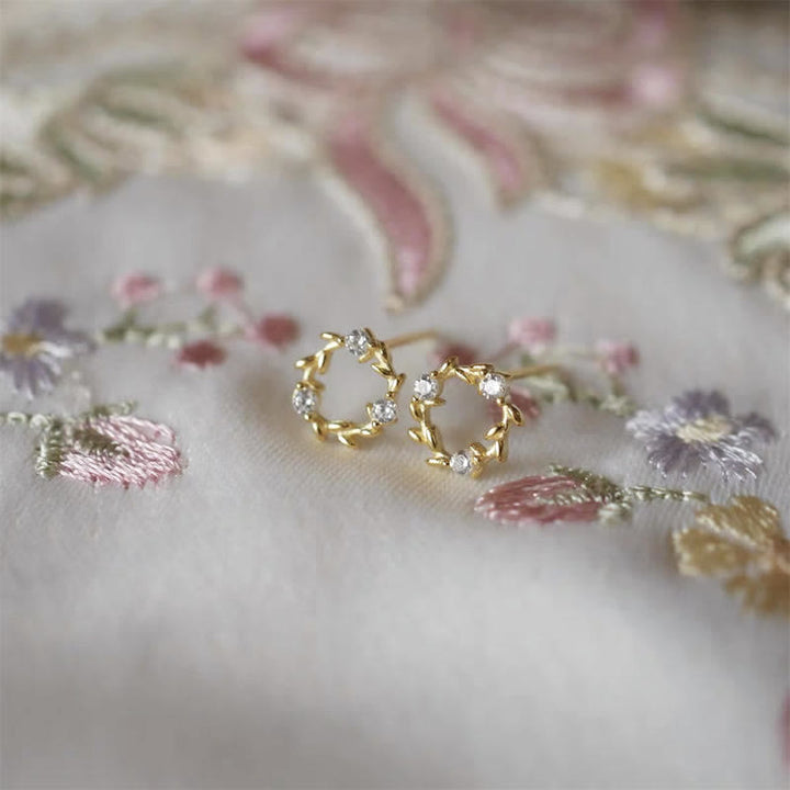 Buddha Stones925 スターリングシルバー ポスト 銅メタル タイニーリース スタッド 祝福フラワー イヤリング