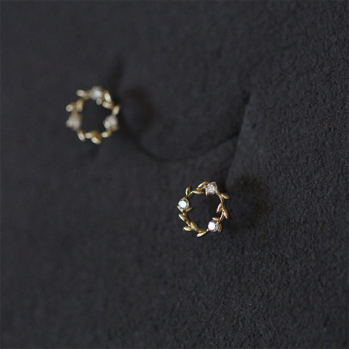 Buddha Stones925 スターリングシルバー ポスト 銅メタル タイニーリース スタッド 祝福フラワー イヤリング