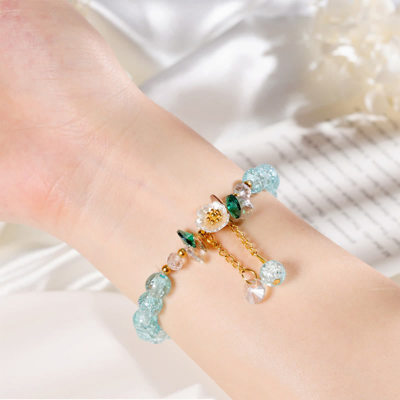 Buddha Stonesのシンプルなデザインの花のチャームガラスビーズブレスレット