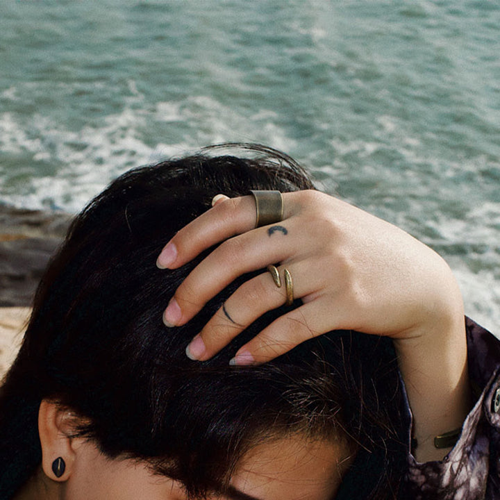 Buddha Stonesのシンプルなデザインの銅製幸運調節リング