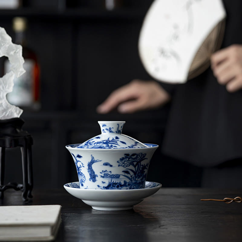 Buddha Stones青と白の磁器 蓮 鯉 獅子舞 スイカ 陶器 蓋碗 三彩 ティーカップ カンフーティーカップ&ソーサー 蓋付き 300ml