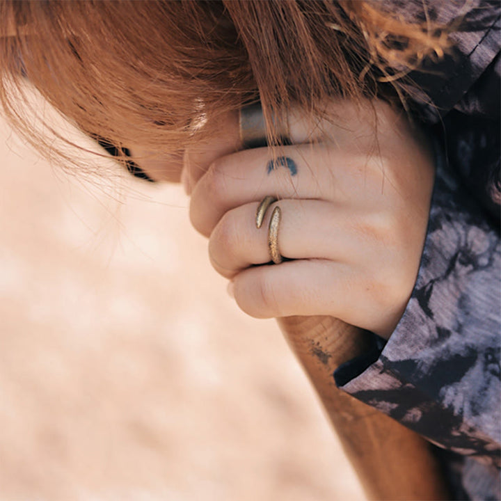 Buddha Stonesのシンプルなデザインの銅製幸運調節リング