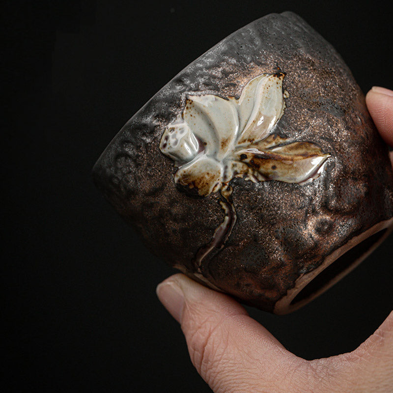 Buddha Stones、蓮の葉、花、縁起の良い雲、陶器のティーカップ、カンフーティーカップ