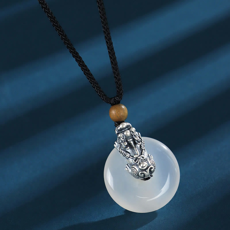 Buddha Stonesホワイトアゲート 999 スターリングシルバー ブラックオニキス グリーンサンダルウッド Pi Xiu平和のお守りチャーム六つの真実の言葉 ネックレス ペンダント - ホワイトアゲート 999スターリングシルバー グリーンサンダルウッド - image 3