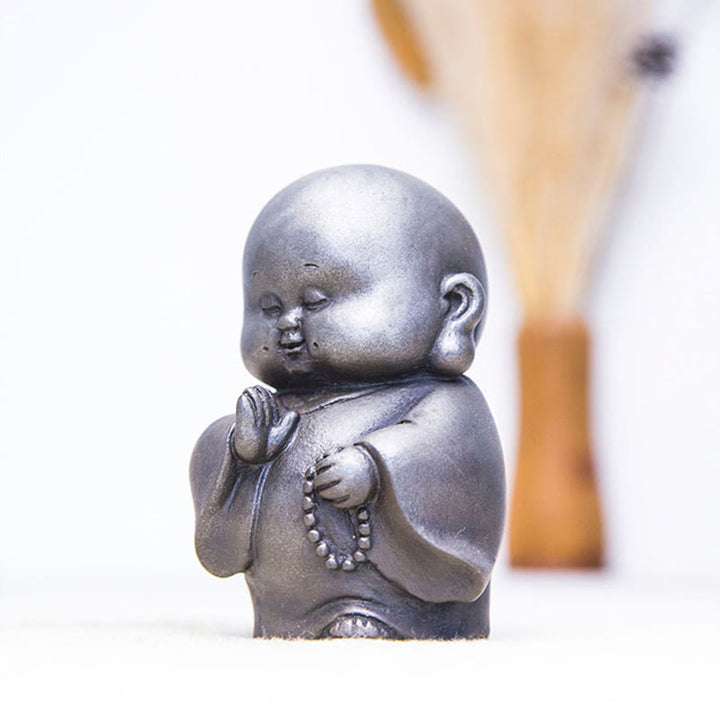 Buddha Stones手作り 小さな僧侶 鉄粉 錆 鋳造 樹脂 像 家の装飾