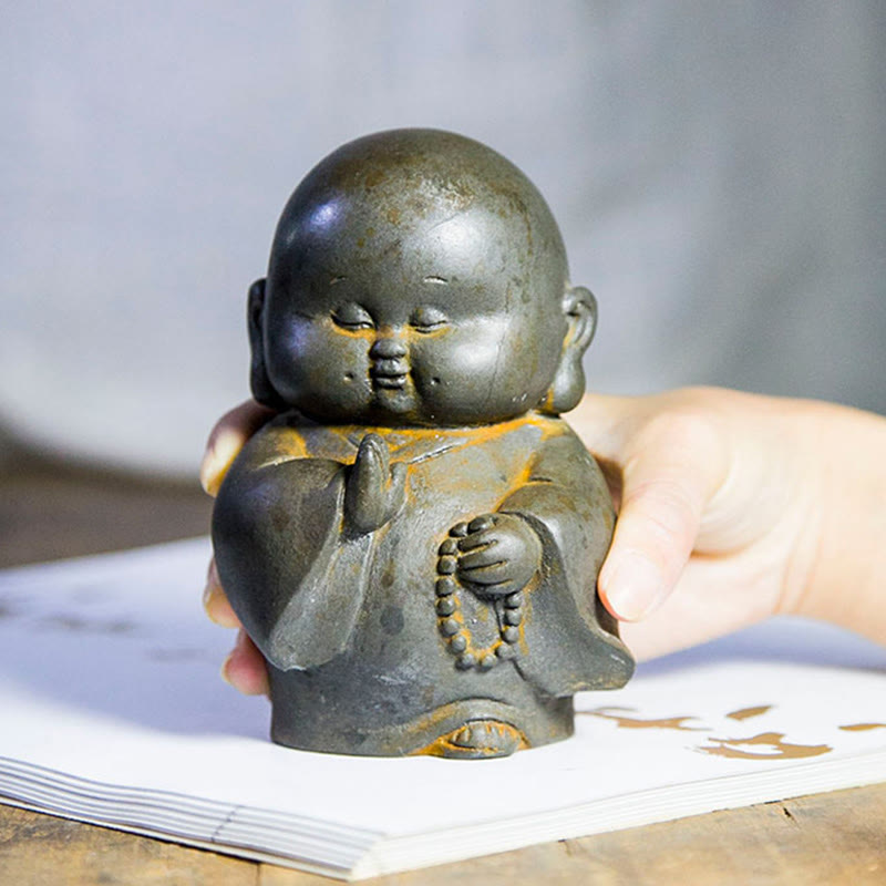 Buddha Stones手作り 小さな僧侶 鉄粉 錆 鋳造 樹脂 像 家の装飾