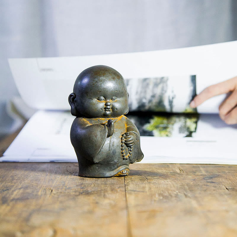 Buddha Stones手作り 小さな僧侶 鉄粉 錆 鋳造 樹脂 像 家の装飾