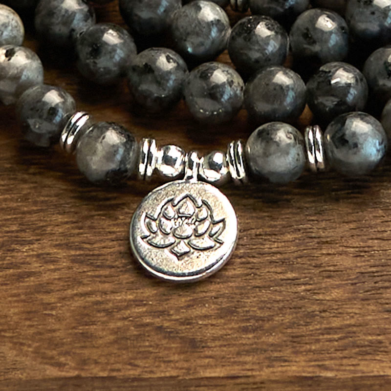 Buddha Stones 108 個入りMalaビーズ 多層天然ブラックグリッターストーン 蓮のポジティブブレスレット