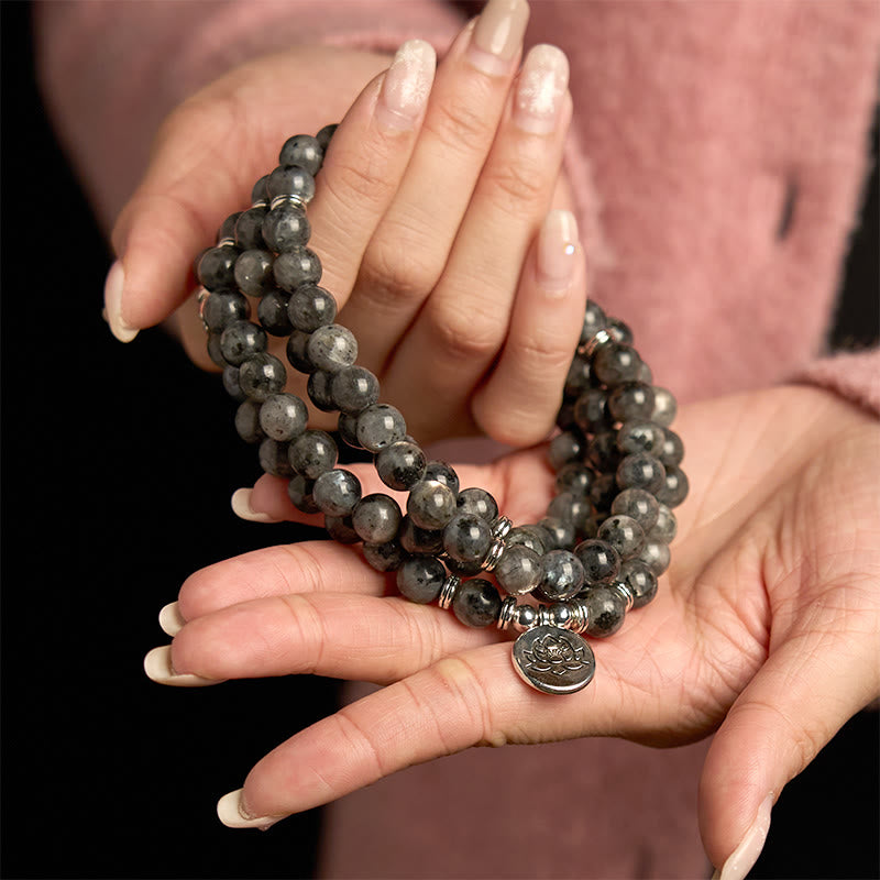 Buddha Stones 108 個入りMalaビーズ 多層天然ブラックグリッターストーン 蓮のポジティブブレスレット
