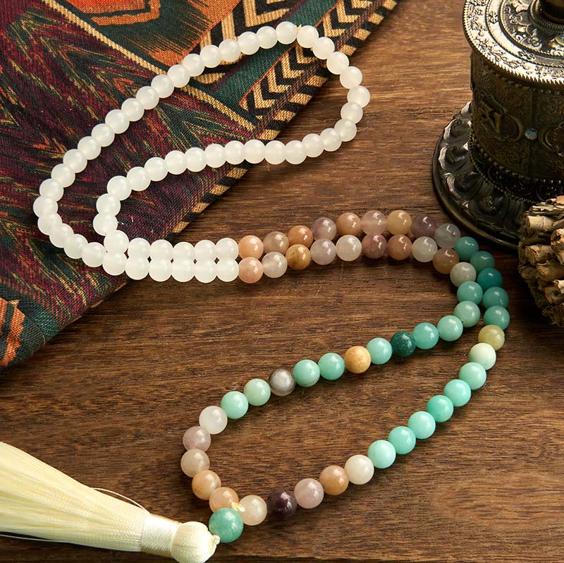 Buddha Stones 108 個入りMalaビーズ 天然ホワイトジェイド アマゾナイト ホワイトタッセル ヒーリングブレスレット