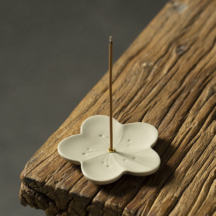 Buddha Stones蓮 桜 梅 菊 癒し 陶器 香炉 装飾 - 梅の花 7*7*0.5cm - image 4