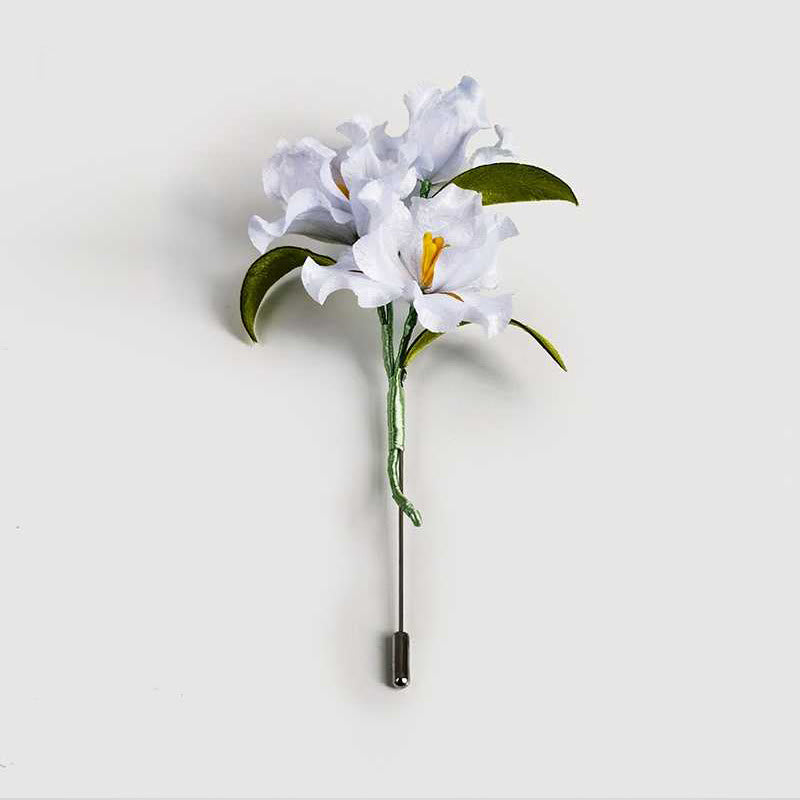 Buddha Stonesハンドメイドベルベットフラワーマルベリーシルクホワイトアイリスフラワーブローチ