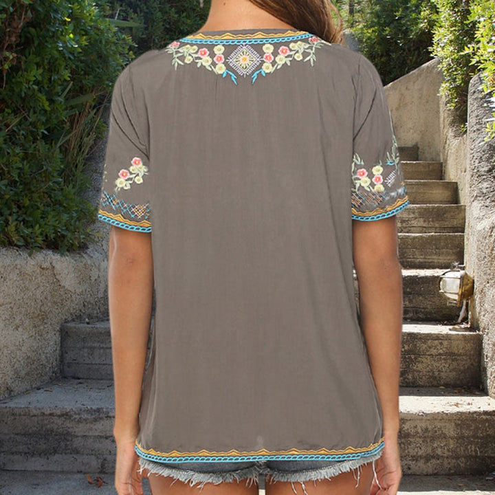 Buddha Stones刺繍花柄デザイン半袖VネックレディースTシャツ - image 2