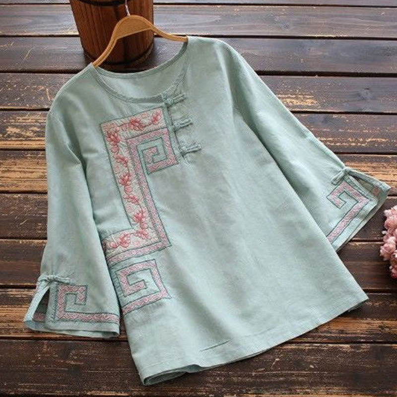 Buddha Stonesのつる刺繍カエルボタンコットンリネン七分袖レディースシャツ - パウダーブルー - US14、 UK/AU18、 EU46 (4XL) - image 2