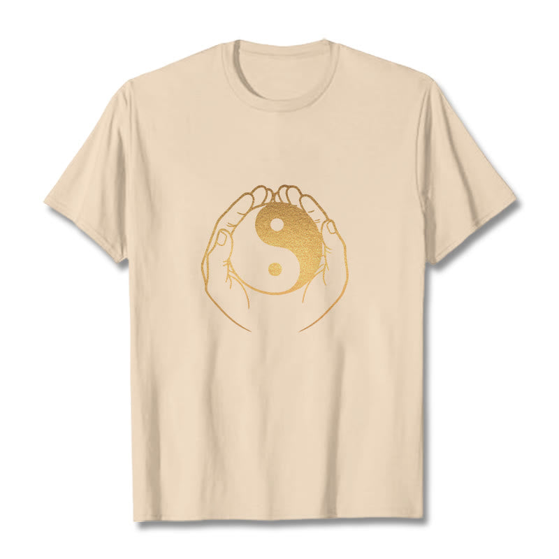 黄金の陰陽を握るBuddha Stonesの手Tシャツ - ビスク - 2XL - image 13