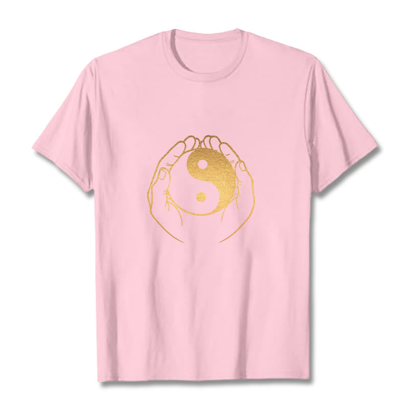 黄金の陰陽を握るBuddha Stonesの手Tシャツ - ライトピンク - 2XL - image 17