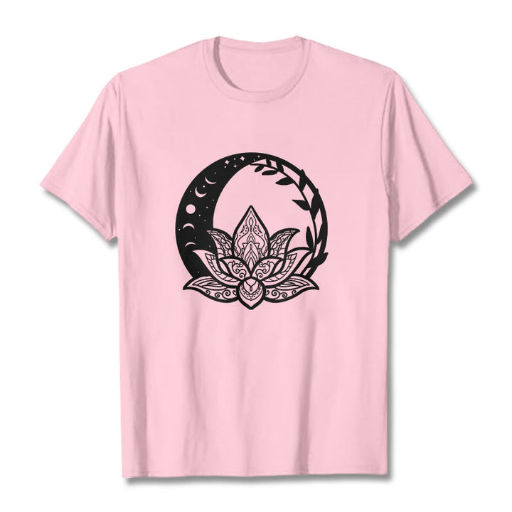 Buddha Stones、蓮の花、太陽、月、絡み合う蔓のTシャツ - ライトピンク - 2XL - image 12
