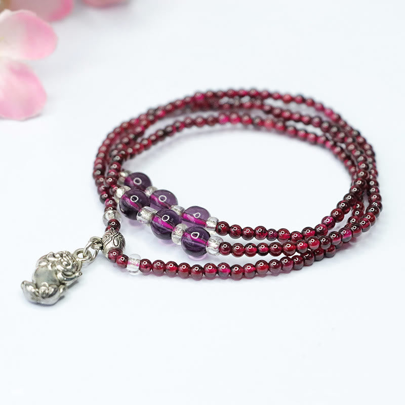 ガーネット & 象そろばん 福袋 貔貅 3重ラップ ブレスレット 天然石 守護 幸運 開運 | Buddha Stones