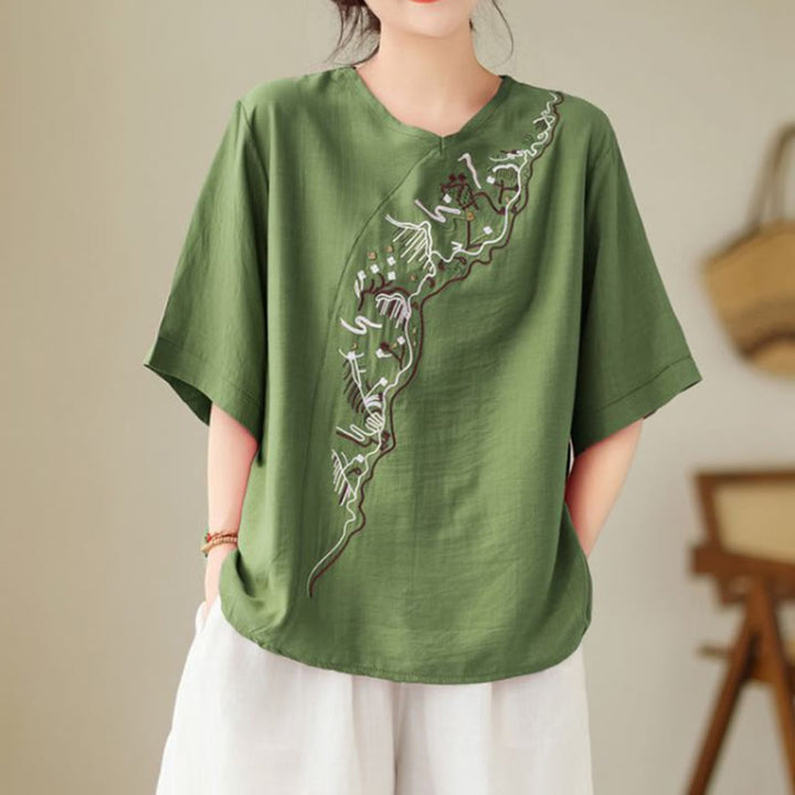 Buddha Stonesエスニックカジュアル刺繍幾何学模様レディースクルーネックデザイン半袖Tシャツ - フォレストグリーン - US14、 UK/AU18、 EU46 (4XL) - image 0