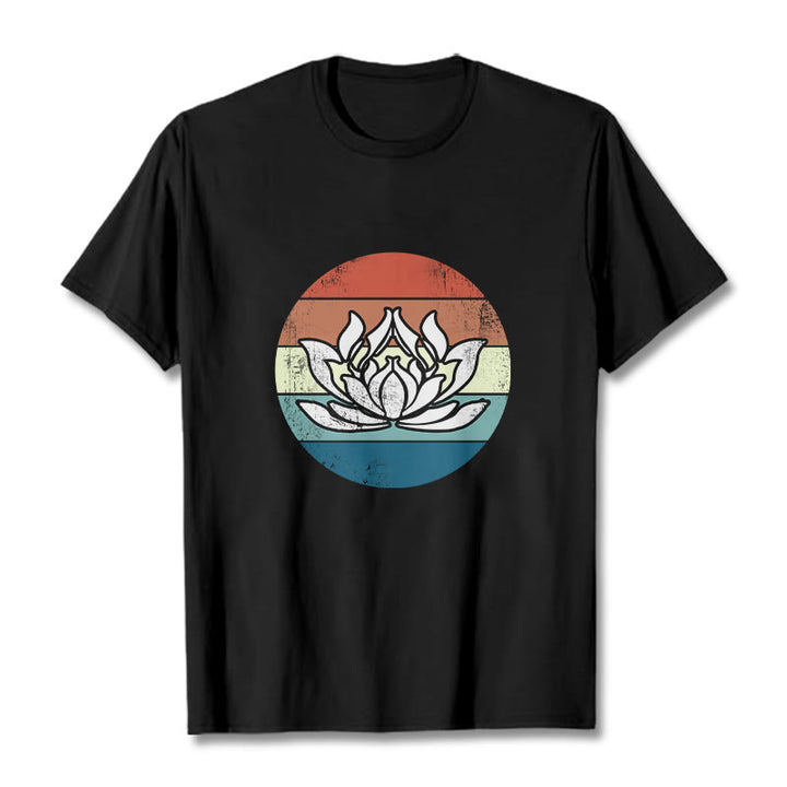 Buddha Stonesと蓮の花のカラフルなストライプ柄コットンTシャツ - 黒 - 2XL - image 1