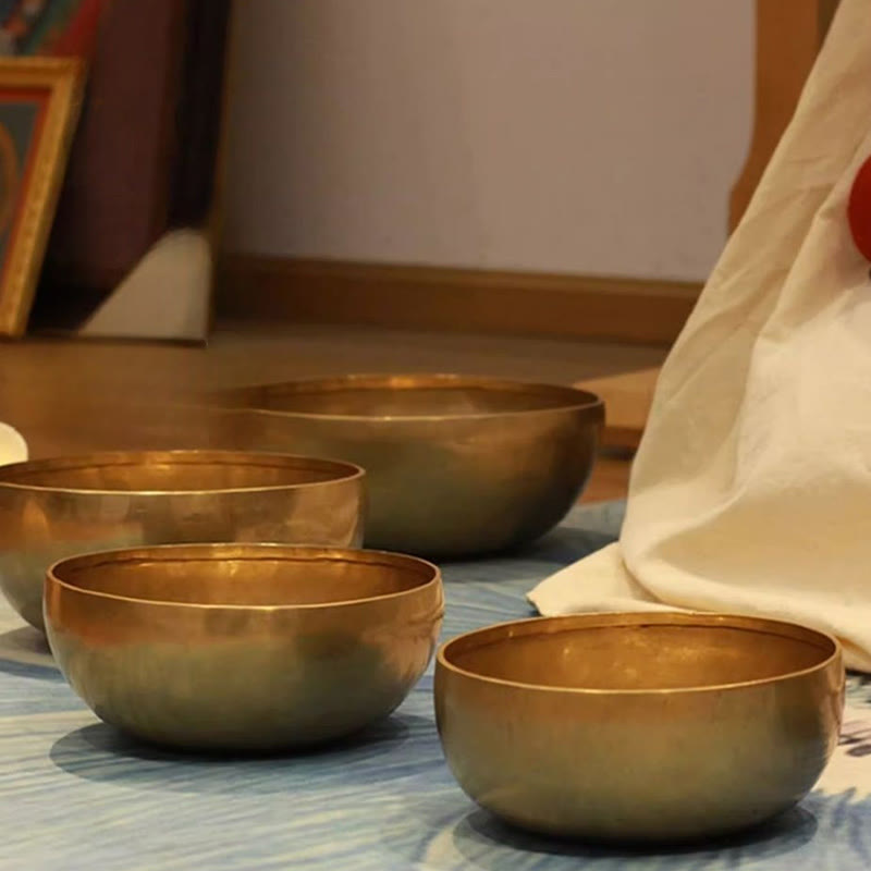 Buddha Stones ネパール製ハンドメイドゴールデンシンギングボウル シンプルなデザイン ヒーリングと瞑想のためのサウンドボウルセット - image 0