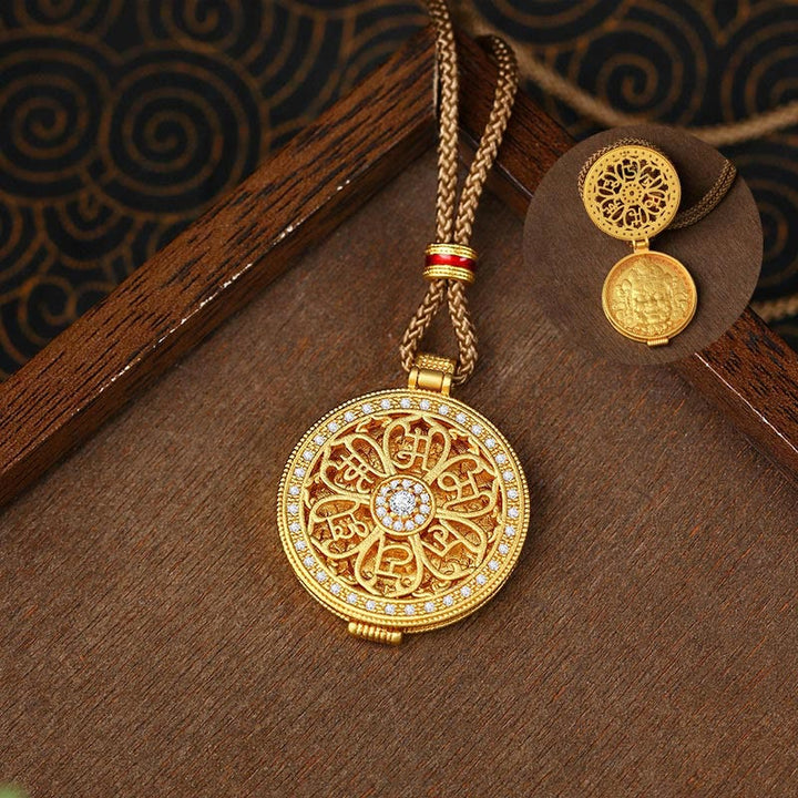 Buddha Stones オーム・マニ・パドメ・フム開閉式銅メッキゴールド富のネックレスペンダント - image 1