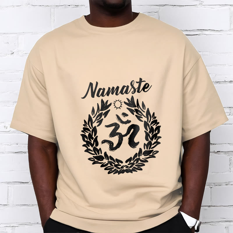 Buddha Stones、オーム、サンスクリット語、ナマステ、葉っぱの模様、瞑想コットンTシャツ - image 2
