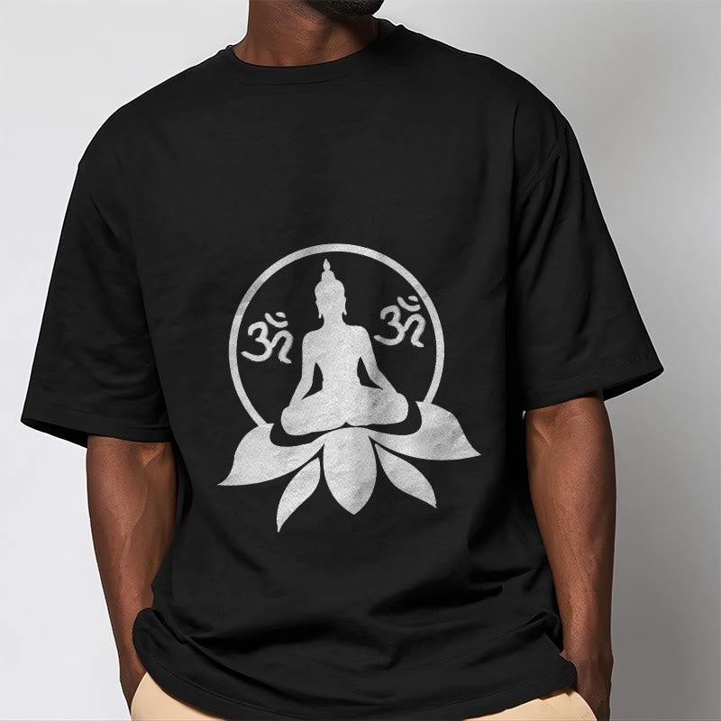 Buddha Stones、 OMシンボル、サンスクリット語のマントラ、蓮の花に座る仏陀のデザインTシャツ - image 7