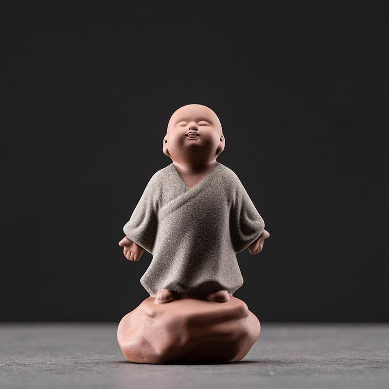 見上げるBuddha Stones休息中の僧侶 陶器像 慈悲の心 室内装飾 - 見上げるグレーモンク 6.5×4.5×10cm - image 1