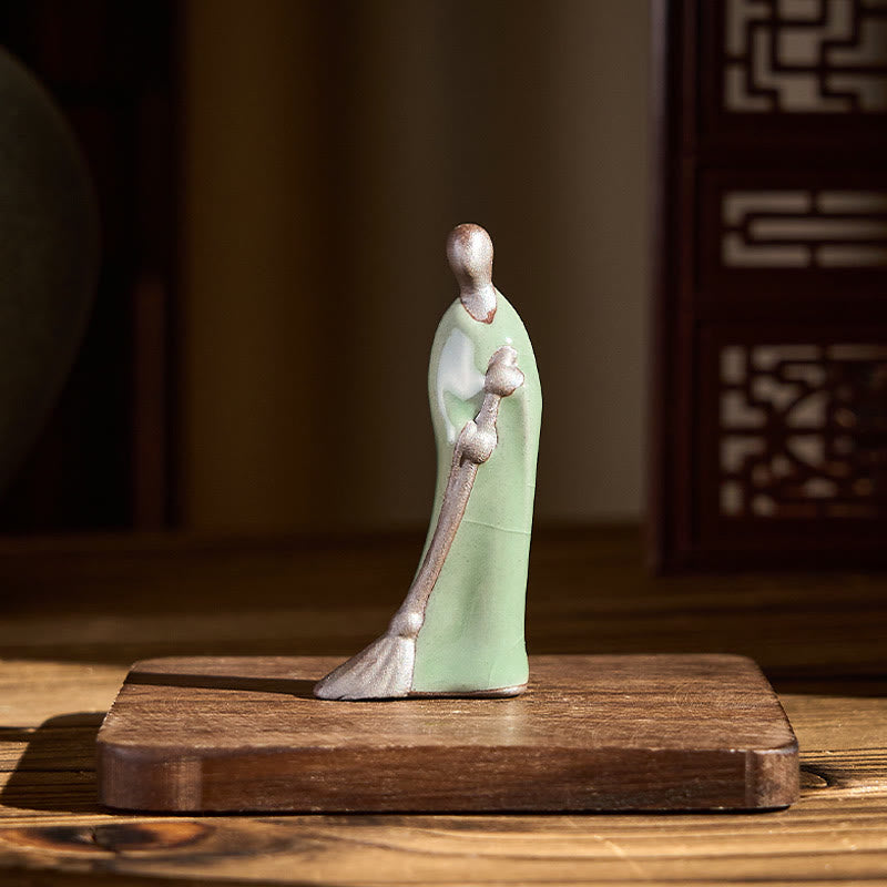 Buddha Stones小さな無形の仏掃除僧 陶器像 家の装飾 3.5*1.5*7cm - image 1