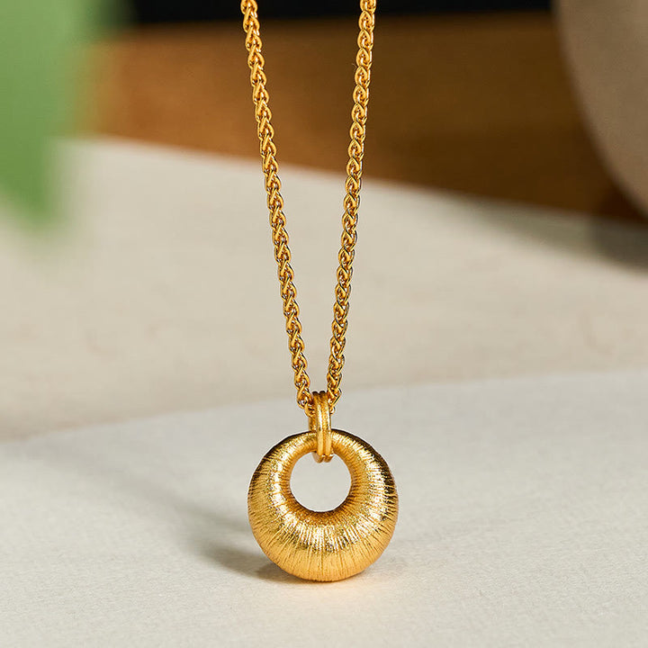 Buddha Stones24K 金メッキ 銅製平和のお守りチャームテクスチャ 富のネックレス ペンダント - 平和のお守りチャームチェーンネックレス - image 0