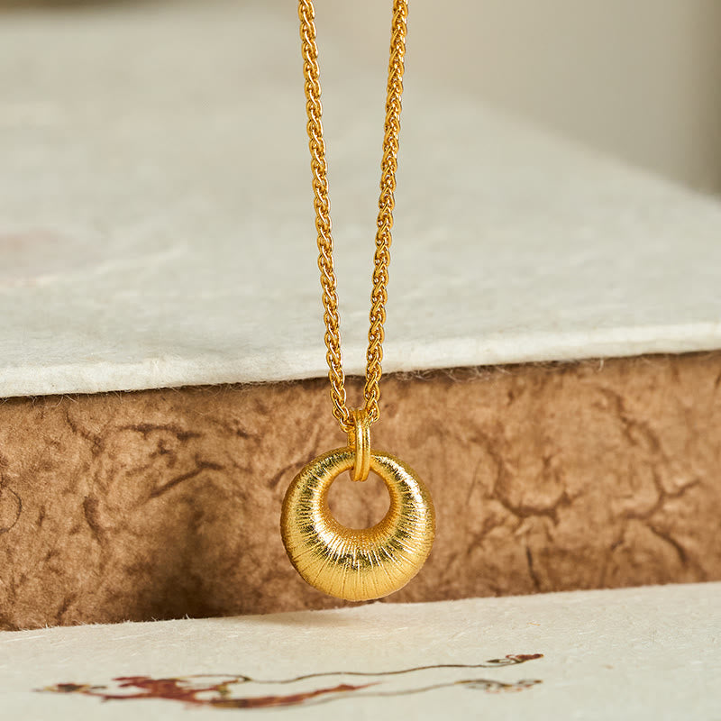 Buddha Stones24K 金メッキ 銅製平和のお守りチャームテクスチャ 富のネックレス ペンダント - image 1