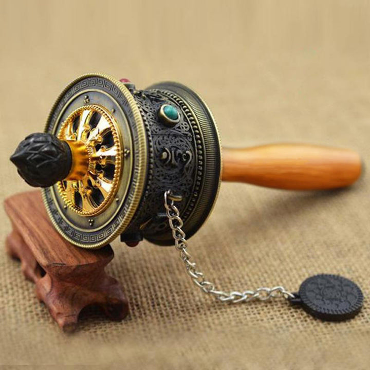 チベットの幸運の祈祷ホイールの輪飾り - 2 - image 3