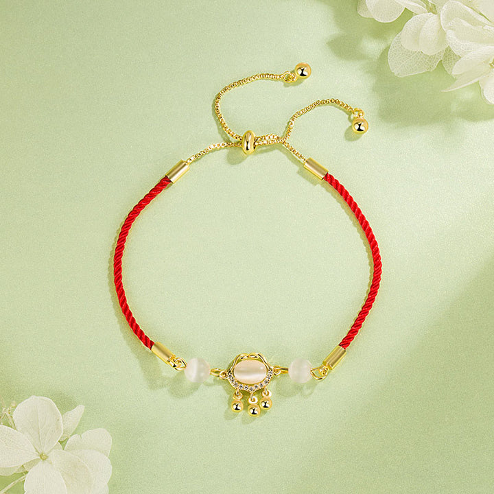 Buddha Stones中国ロックチャーム キャッツアイ赤紐銅メッキ ゴールド守護ブレスレット - 赤紐（手首周り：14～22cm） - image 0