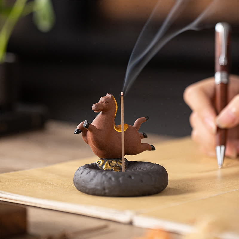 Buddha Stones馬年 2026 新年 インテリア 香炉 - ブラウンソアリングホース（7.4×7.4×7.2 CM） - image 0