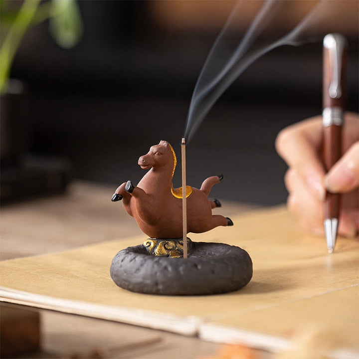 Buddha Stones馬年 2026 新年 インテリア 香炉 - ブラウンソアリングホース（7.4×7.4×7.2 CM） - image 0